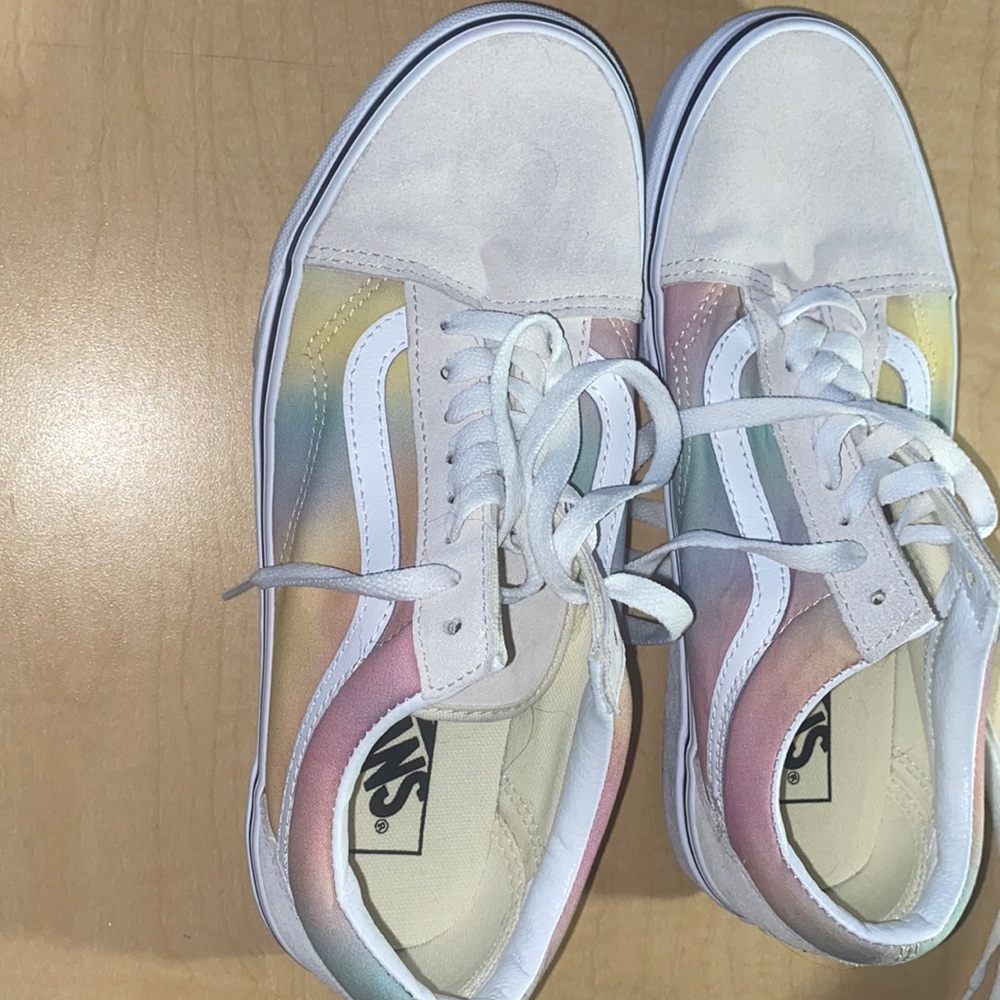 Vans - Picture 2 of 4